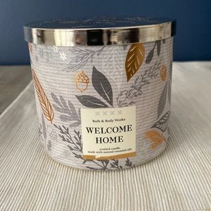 Bath and Body Works                              Welcome Home Candle
